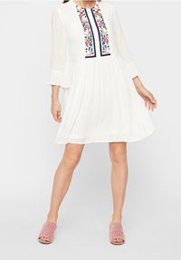 Pieces Denní šaty - off-white