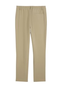 Beige, lätta byxor med elastisk midja och en enda bakficka, visade platt mot en vit bakgrund.