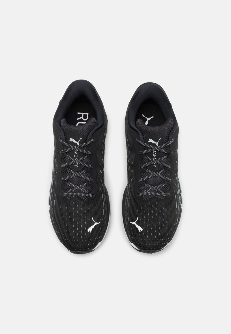 Herren Sportbekleidung | Puma MAGNIFY NITRO Laufschuh Neutral black/castlerock/white/schwarz - PS73237 Herren Sportbekleidung | Puma MAGNIFY NITRO Laufschuh Neutral black/castlerock/white/schwarz - PS73237