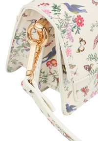 Thumbnail Image 5