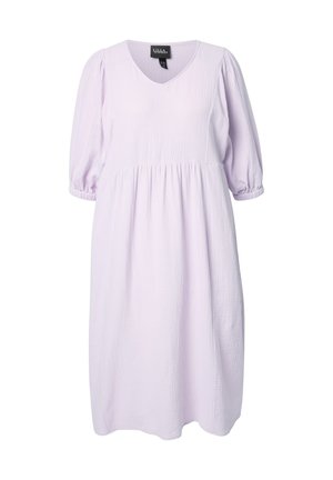 Lila Kleid aus strukturiertem Stoff; verfügt über einen V-Ausschnitt, Puffärmel und eine geraffte Taille, mit einer fließenden Silhouette, die bis zur Mitte der Wade reicht.