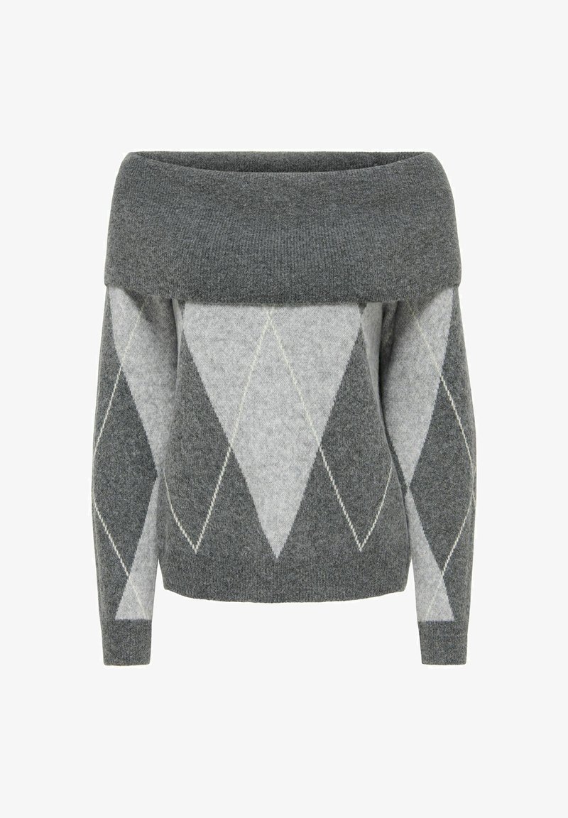 Pull gris épaules dénudées avec un grand motif en losanges gris clair et foncé et manches longues.
