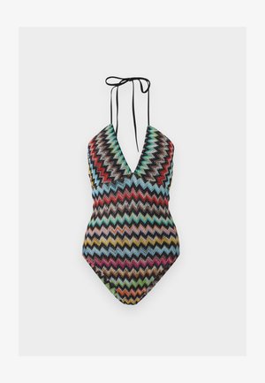 Ολόσωμο μαγιό με πολύχρωμο ζικ-ζακ μοτίβο, βαθύ V-λαιμόκοψη και μαύρα κορδόνια που δένουν στον λαιμό σε λευκό φόντο.