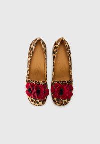 Chie Mihara MUKAI 47 - Classic heels - ante rojo/sucre rubi