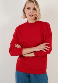 LELA HIGH COLLAR  - Sportska majica - red
