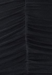 Unselected, black