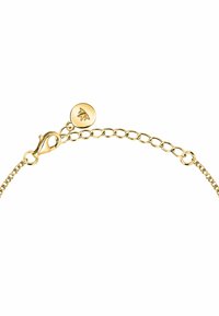 Bracciale color oro con chiusura a moschettone e design a catena. Presenta un ciondolo rotondo con un motivo inciso a foglia. Tessitura liscia.