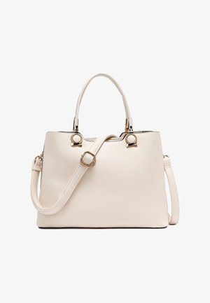 Roomkleurige gestructureerde handtas met twee bovenhandvatten en een verstelbare schouderriem, voorzien van gouden gespen en sluitingen.