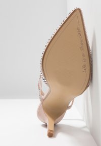 Dorothy Perkins Klassiska pumps - nude