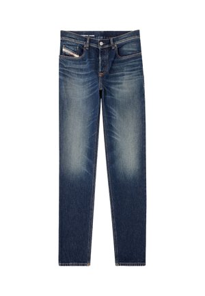 Jeans in denim blu scuro con una leggera sfumatura, design a cinque tasche, chiusura con un solo bottone e cuciture a contrasto lungo le cuciture.