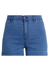 Pantalones cortos de mezclilla azul con diseño de cintura alta, cierre frontal de botones, detalles con costuras y puños doblados.