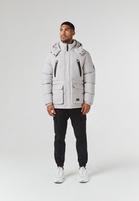 CLOSURE London EXPEDITION JACKET - Vinterjakke - stone