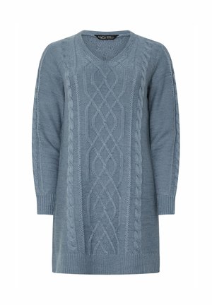 Jasnoniebieski sweter dzianinowy z dekoltem w kształcie litery V, z teksturowanym wzorem w warkocze i długimi rękawami. Miękka tkanina, luźny krój.