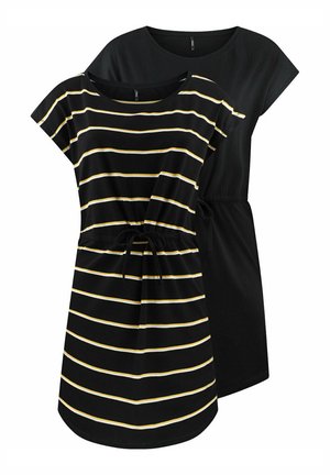 Twee T-shirts: één zwart, één zwart met gele en witte horizontale strepen. Beide hebben een ronde halslijn en een koord in de taille.