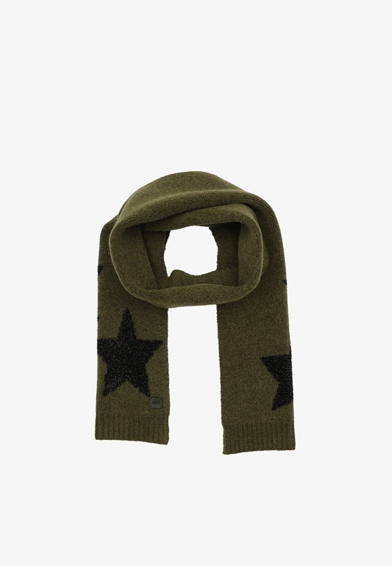 Écharpe tricotée vert olive avec de grands motifs d'étoiles noires à chaque extrémité, présentée à plat avec une extrémité passée en boucle à travers l'autre.