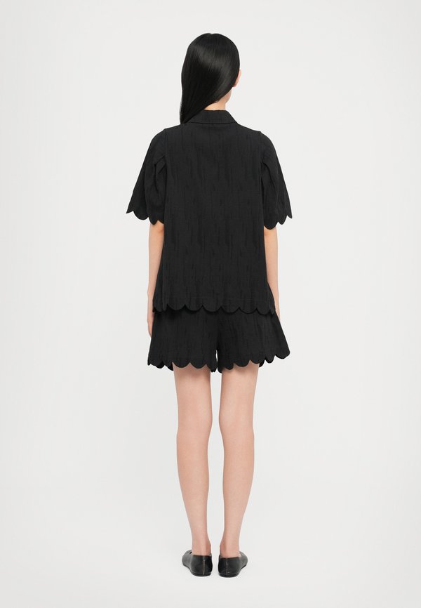 MARABELLE - Button-down blouse3