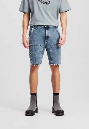 CARPENTER - Shorts di jeans - washed mid blue