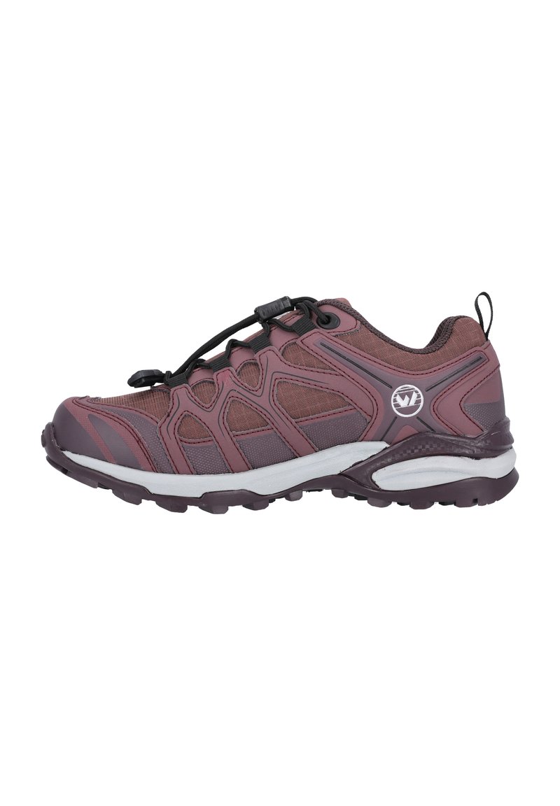 Lila und graue Sportschuhe mit einem strukturierten Obermaterial, einer Gummisohle mit Rillen, elastischen Schnürsenkeln und einem Logo an der Seite.