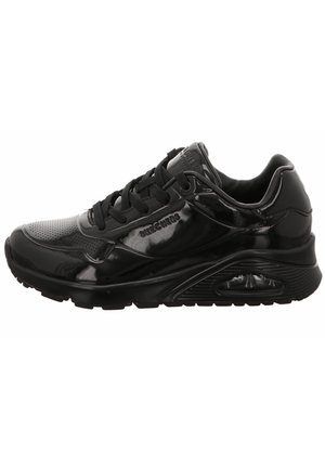 Trainers - black