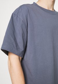 Weekday T-shirt básica - blue