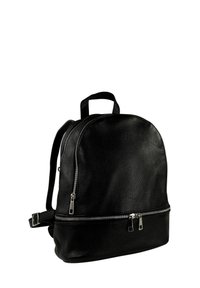 Sac à dos en cuir noir avec une forme arrondie, présentant deux compartiments zippés argentés et des bretelles rembourrées et ajustables. Surface texturée.