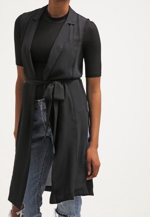 Vest - black