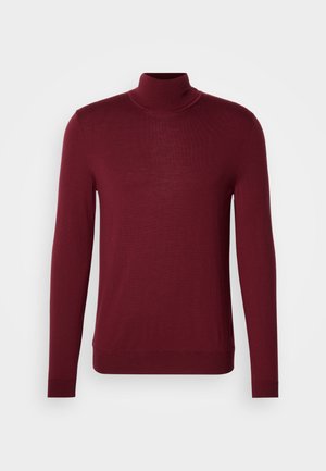 Meeste burgundy värvi pika varrukaga kõrge kaelusega sviiter, millel on soonikkoes mansetid ja allserv, näidatud helesinise halli taustal.