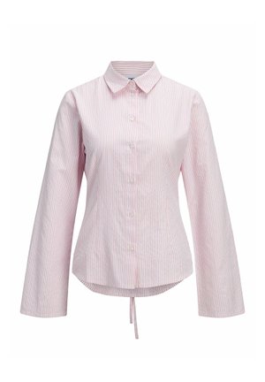 Chemise à manches longues à rayures verticales roses et blanches, avec col et cordon de serrage à l'ourlet, coupe ajustée.