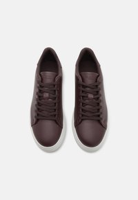 Selected Homme SLHDAVID - Sapatilhas - chocolate brown