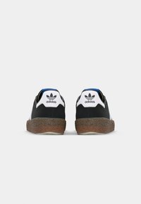 adidas Originals MONTREAL UNISEX - Sneakers low - core black/footwear white
