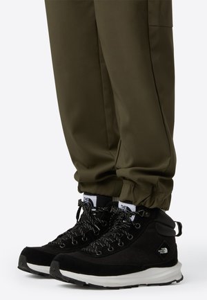 BACK TO BERKELEY IV UNISEX - Pantofi drumeție - black/white