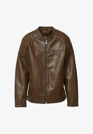 Braune Lederjacke mit einem Reißverschluss, gepolsterten Schulterdetails und einer Reißverschlusstasche auf der Brust; glatte Textur und lässiges Design.