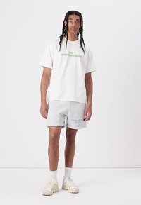 Pal Sporting Goods NEW TRADEMARK UNISEX - Nyomott mintás póló - off-white
