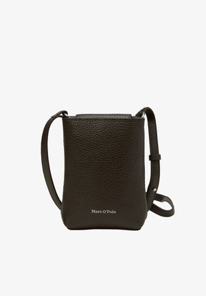 Zwarte leren schoudertas met een getextureerd oppervlak, rechthoekige vorm, verstelbare riem en een subtiel logo aan de voorkant.