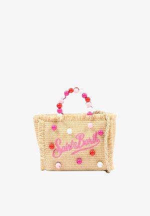 Borsa a mano in paglia intrecciata con manico di perline colorate, decorata con perline rosa, rosse e bianche e con la scritta "Saint Barth" ricamata in rosa.