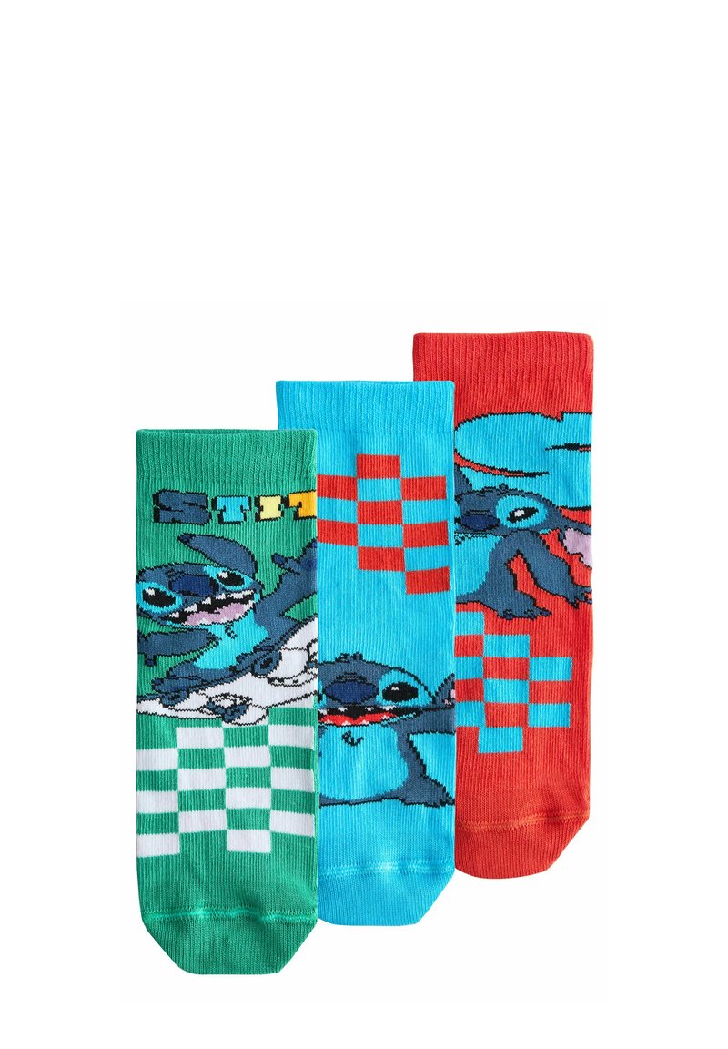 Drie paren katoenen sokken: groen met een geruit ontwerp en figuren, blauw met patronen, en rood met vergelijkbare figuurgrafieken.