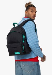 Eastpak PADDED PAK'R - Zaino - kontrast stripe black