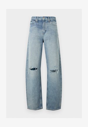 Jean droit en denim bleu clair avec des déchirures usées sur les deux genoux, poches avant, passants de ceinture et fermeture par bouton.