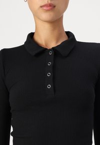 Pieces PCKITTE  - Pikeepaita - black