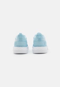 Reebok FLEXAGON ENERGY TR 4 - Tenisice za trening - soft blue/moon/footwear white