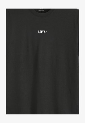 Musta pyöreäkauluksinen T-paita, jossa on pieni valkoinen "LEVI'S"-logo rinnan keskellä.