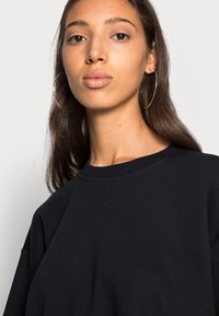Minimum AARHUSI - T-shirt básica - black