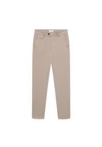 Unselected, light desert sand