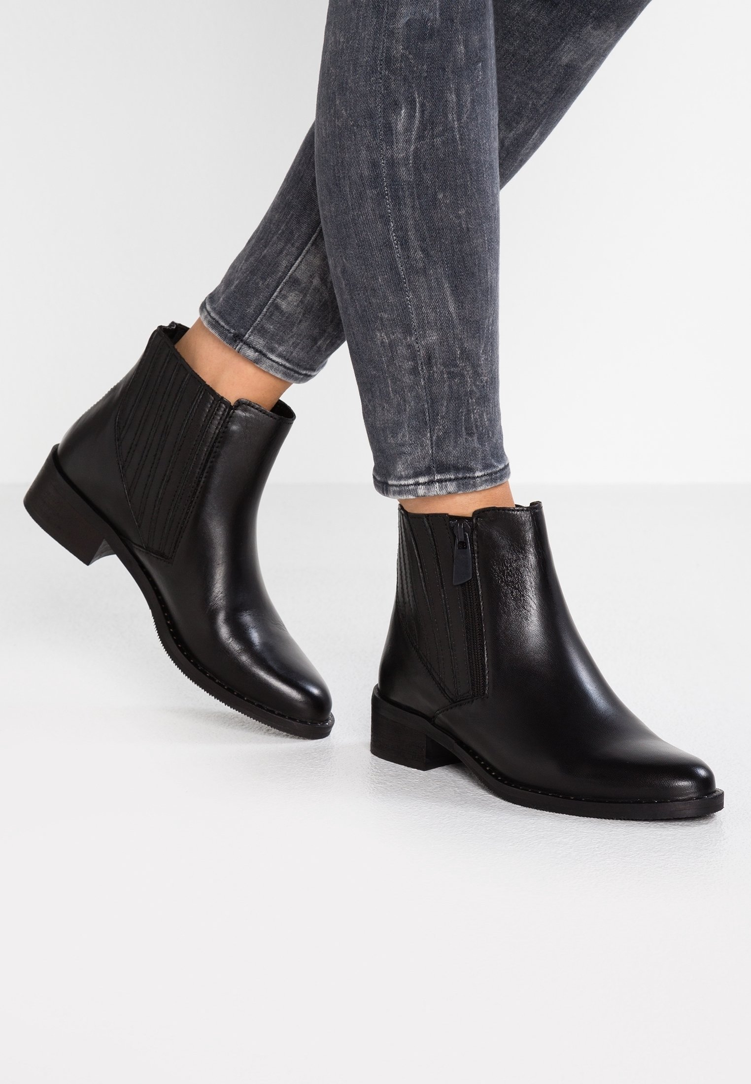 本革レザー【ALDO】プラットフォーム アンクルブーティー 革靴 レザーハイスニーカー｜カドヤ公式オンラインショップ