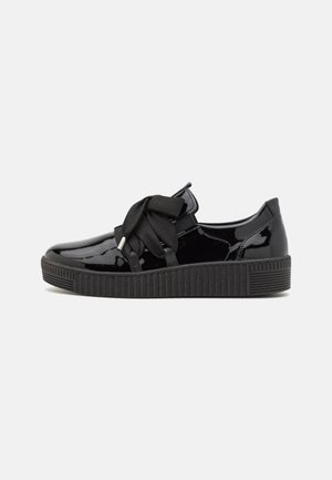 Pantofi slip-on - schwarz