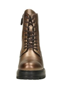Bruine leren enkelboot met glanzende afwerking, ronde neus en veters aan de voorkant. Voorzien van een zwarte, stevige zool en een zijrits voor gemakkelijke toegang.