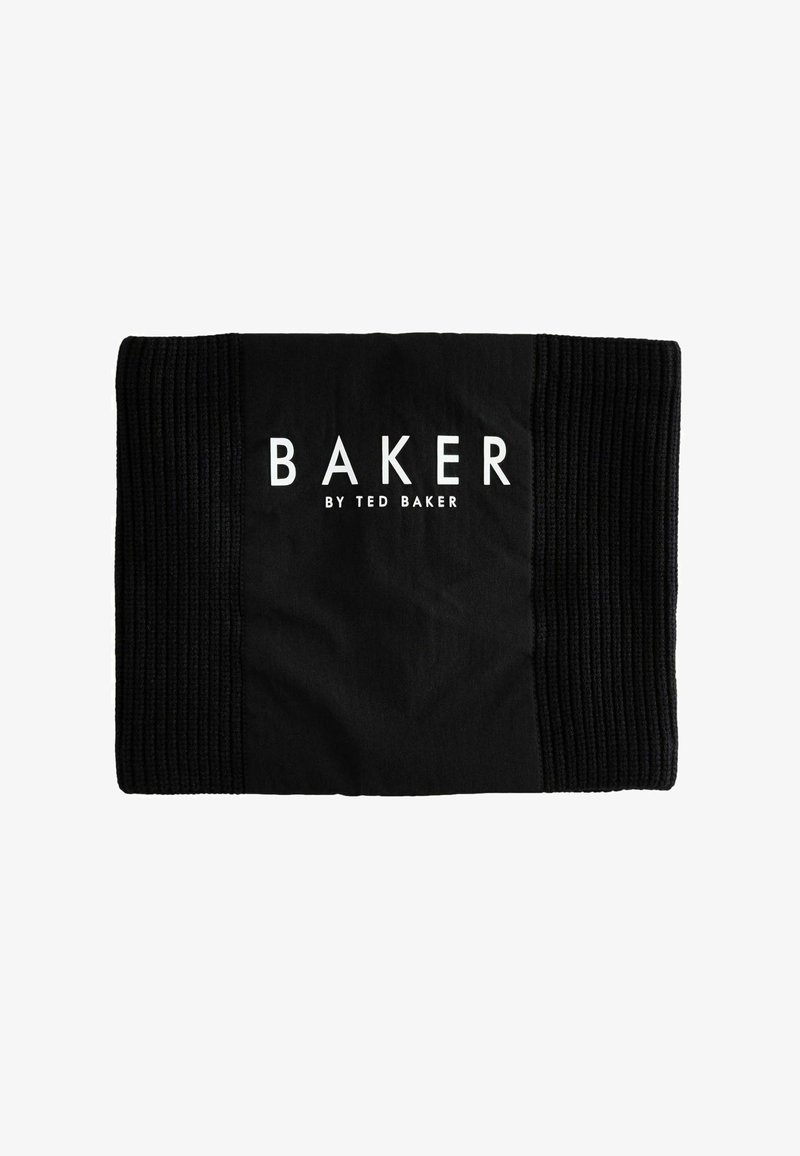 Czarny prostokątny szalik z prążkowanymi końcami, z białym napisem "BAKER BY TED BAKER" pośrodku gładkiego panelu materiału.