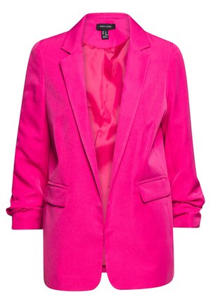 Hetrosa rosa kavaj i släta tyger, med snedkrage, två framfickor och uppvikta ärmar. Fodrad insida synlig.