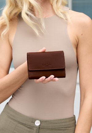 Gusti Leder, TESSA - Rahakott - dark brown