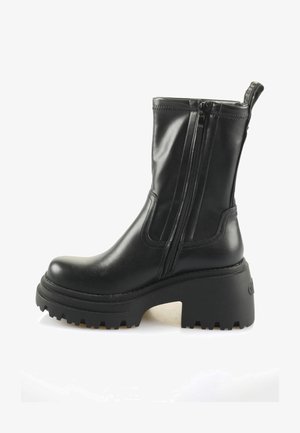 Platvormtallaga poolsaapad - black